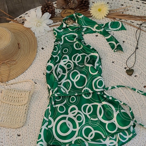 SALE RAMPAGE RETRO HALTER MULTI  CIRCLE MEDIUM TOP - Picture 11 of 16